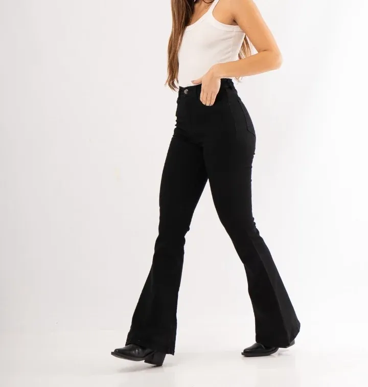 Flare Negro, tiro alto